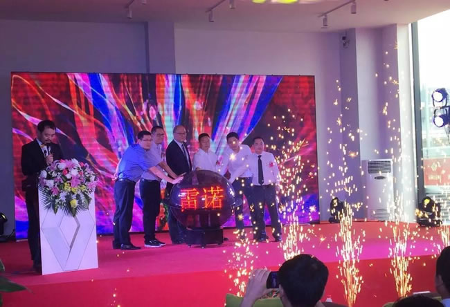 绵阳NG娱乐东风雷诺4S店盛大开业4.jpg